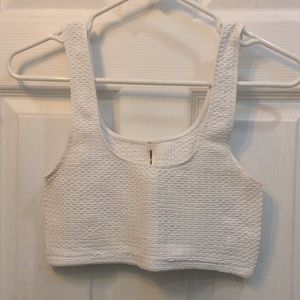 Aritzia Sunday Best Super-Stretch Crop Tank M/L